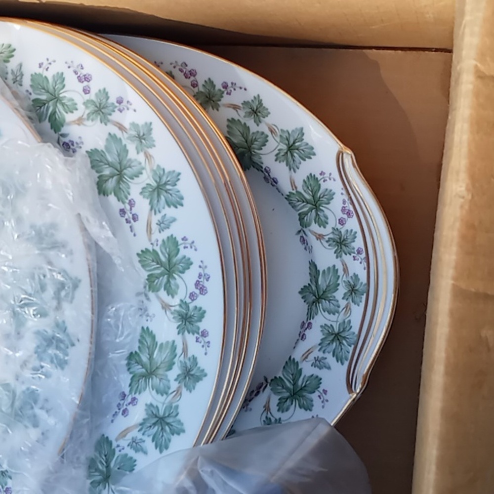Antique dish ware set